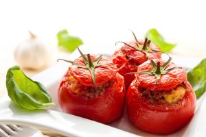 Gefüllte Tomaten mit Hackfleisch